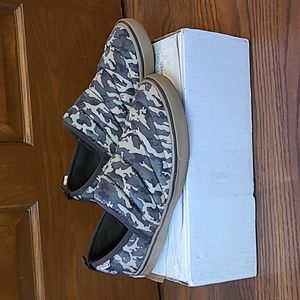 Sporto camo slippers